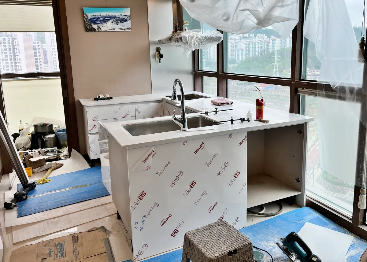 마포 아파트 싱크대 시공 중