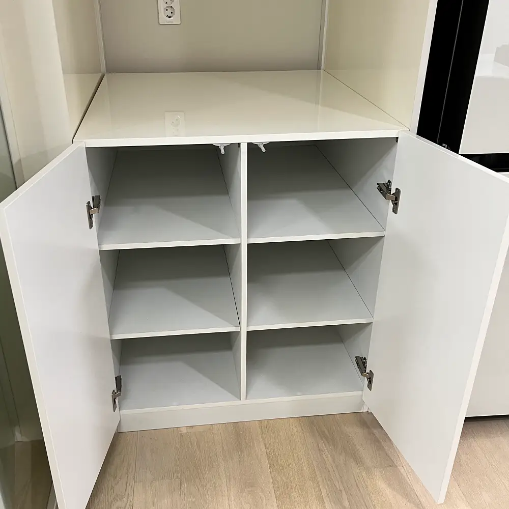 수납장 내부 선반 구성