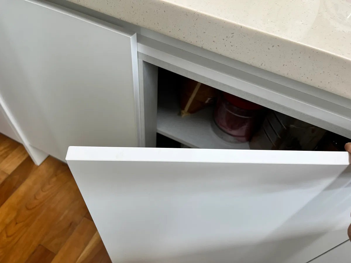 싱크대 PUR엣지 마감 클로즈업