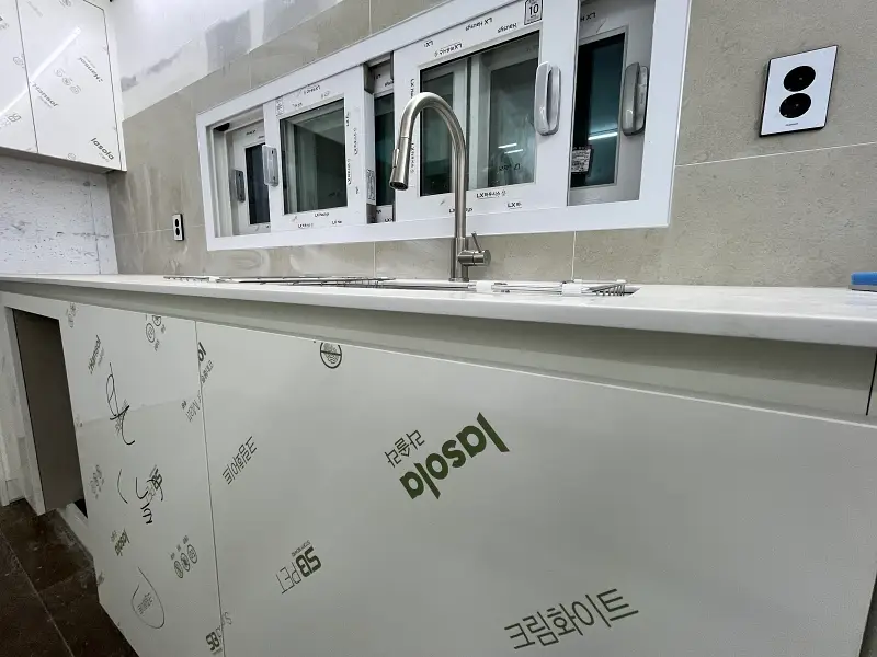 싱크볼 및 상판 클로즈업