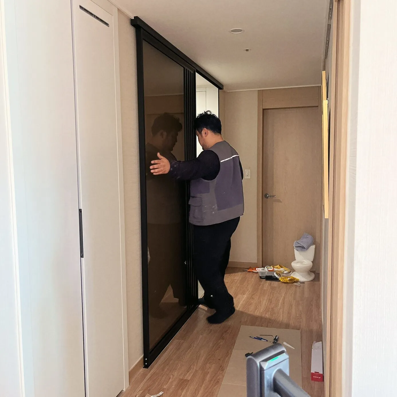 영림 원슬라이딩 중문 시공 장면