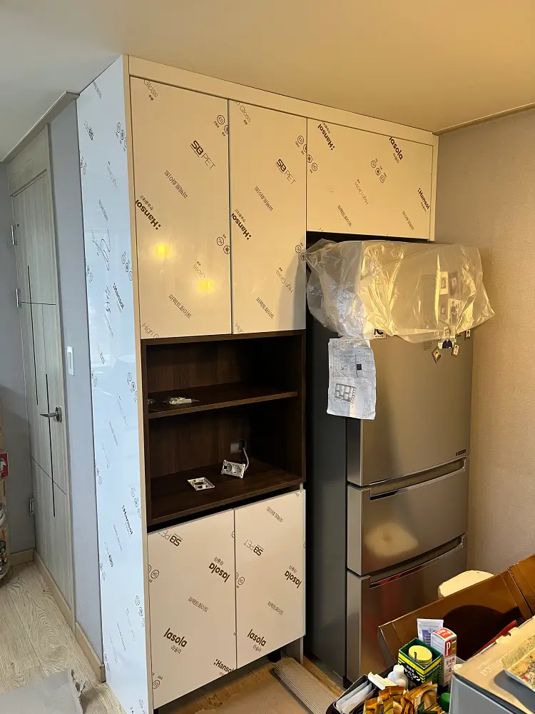 냉장고 옆 홈빠장 시공