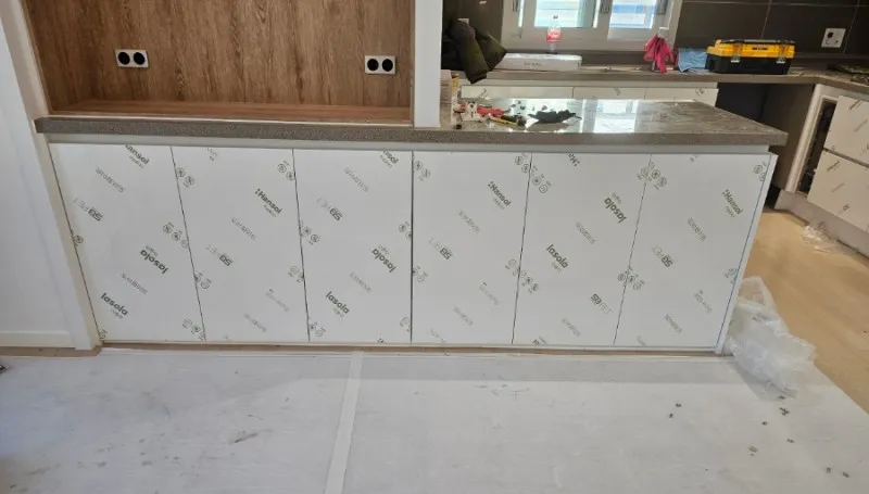 아일랜드 하부장 문짝 교체