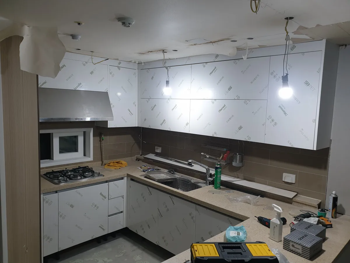 Read more about the article 도브화이트 싱크대·신발장·팬트리 문짝시공 (노원구)