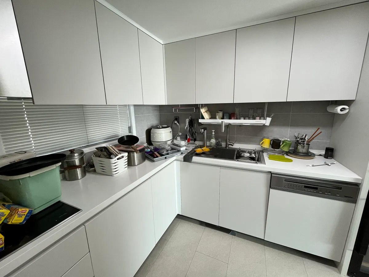 Read more about the article 상부장 포그그레이·하부장 필름 싱크대 문짝시공 (중랑구)