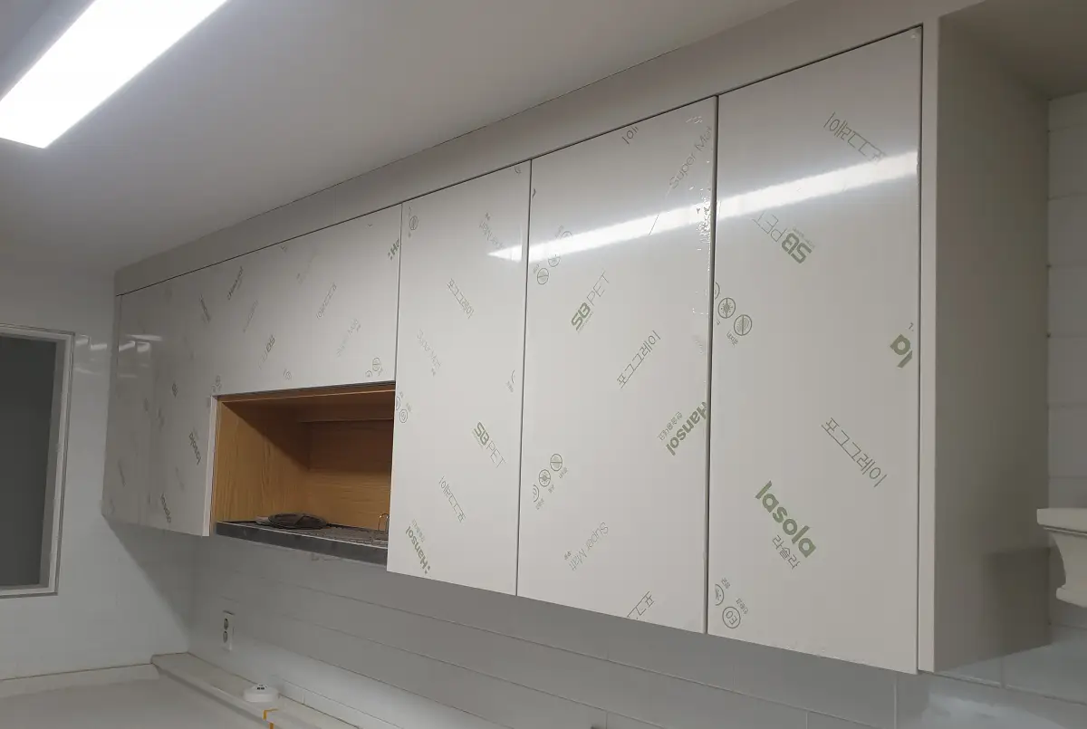 상부장 도어 부착 완성