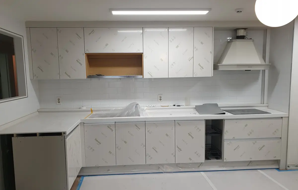 Read more about the article 가구 색상 맞춤 포그그레이 싱크대 문짝시공 (도봉구)